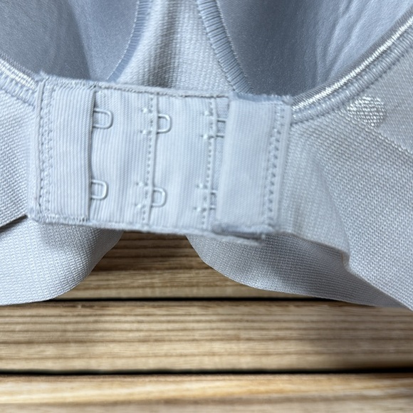 Bali Wirefree Bra Comfort Revolution ComfortFlex Shaping Seamless Adjustable S - Picture 3 of 4